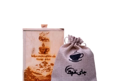 چای سلطنتی سریلانکا برند تقی‌پور با بسته‌بندی چوبی و کیسه کنفی